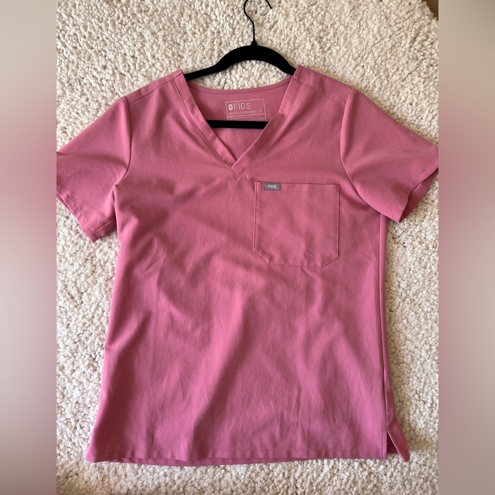 Figs; Chalk Pink Catarina scrub top *limited edition*